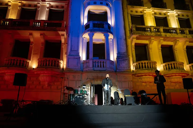 Thưởng thức âm nhạc, ngắm Nhà hát Lớn về đêm với Music Garden - Ảnh 2. Thưởng thức âm nhạc, ngắm Nhà hát Lớn về đêm với Music Garden - Ảnh 2.