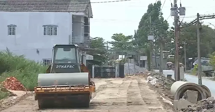 TP Cần Thơ: Người dân khổ sở vì bụi đường - Ảnh 4. TP Cần Thơ: Người dân khổ sở vì bụi đường - Ảnh 4.