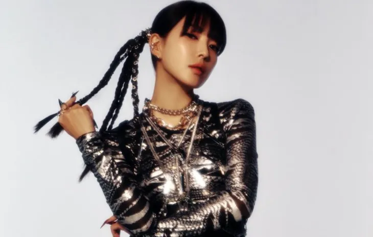 TWICE dẫn đầu Billboard 200, Han So Hee lớn tiếng với khán giả tại Paris (Pháp) - Ảnh 4. TWICE dẫn đầu Billboard 200, Han So Hee lớn tiếng với khán giả tại Paris (Pháp) - Ảnh 4.