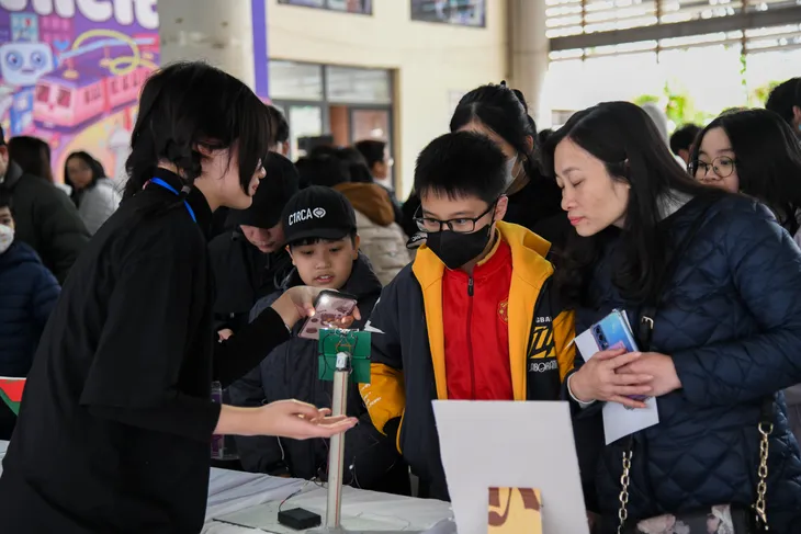 Hội chợ Science Fair 2024: Lan toả đam mê khoa học - Ảnh 3. Hội chợ Science Fair 2024: Lan toả đam mê khoa học - Ảnh 3.