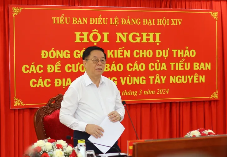 Lấy ý kiến đóng góp dự thảo báo cáo Đại hội XIV của Đảng - Ảnh 2. Lấy ý kiến đóng góp dự thảo báo cáo Đại hội XIV của Đảng - Ảnh 2.