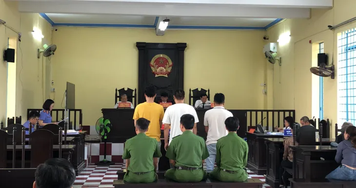 Xét xử đội trưởng trại tạm giam ở Cần Thơ về tội lạm quyền - Ảnh 1.