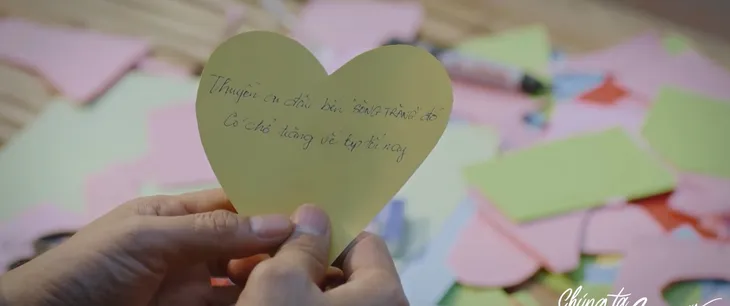 Chúng ta của 8 năm sau - Tập cuối: Sếp Giang dùng thơ thả thính cô giáo Nguyệt - Ảnh 3. Chúng ta của 8 năm sau - Tập cuối: Sếp Giang dùng thơ thả thính cô giáo Nguyệt - Ảnh 3.