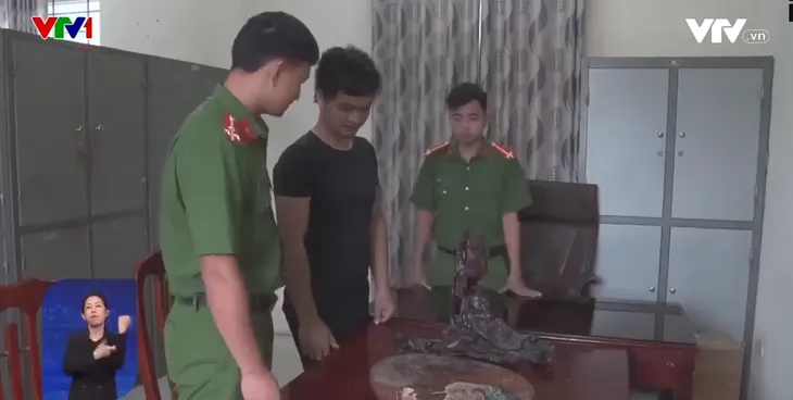 Lừa thi công xây dựng nhà gỗ qua mạng chiếm đoạt hàng tỷ đồng - Ảnh 2. Lừa thi công xây dựng nhà gỗ qua mạng chiếm đoạt hàng tỷ đồng - Ảnh 2.