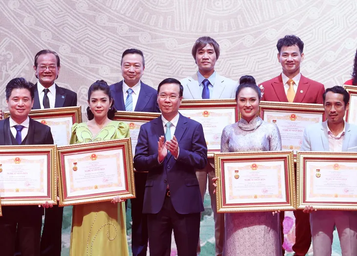 Trao tặng danh hiệu NSND, NSƯT: Danh hiệu song hành với trách nhiệm - Ảnh 1. Trao tặng danh hiệu NSND, NSƯT: Danh hiệu song hành với trách nhiệm - Ảnh 1.