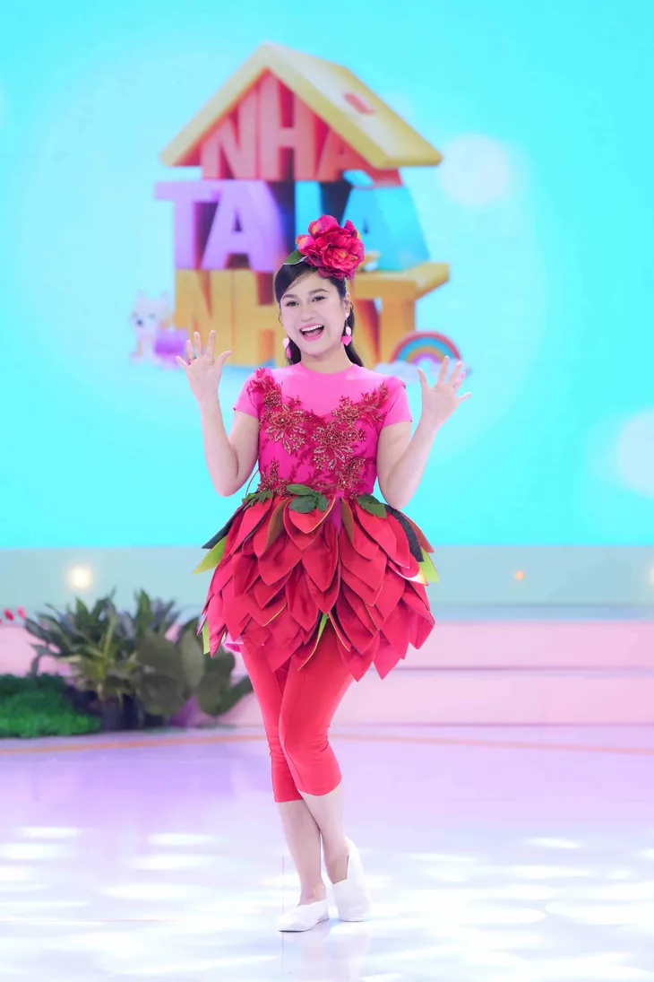 Diện mạo hài hước của bộ ba MC Nhà ta là nhất - Ảnh 6. Diện mạo hài hước của bộ ba MC Nhà ta là nhất - Ảnh 6.