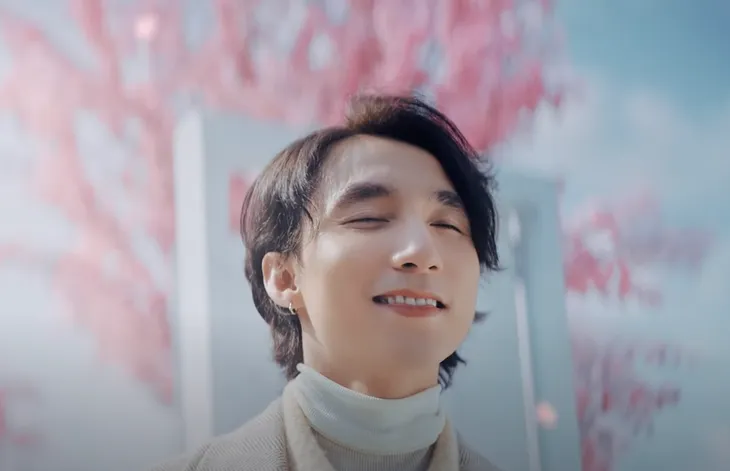 Sơn Tùng M-TP ra MV “Chúng ta của tương lai” lên Top 1 thịnh hành Youtube Việt ngay trong đêm - Ảnh 4. Sơn Tùng M-TP ra MV “Chúng ta của tương lai” lên Top 1 thịnh hành Youtube Việt ngay trong đêm - Ảnh 4.