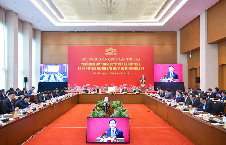 Chủ tịch Quốc hội: Có những TikToker phân tích Luật Đất đai thu hút hàng trăm nghìn lượt xem - Ảnh 1. Chủ tịch Quốc hội: Có những TikToker phân tích Luật Đất đai thu hút hàng trăm nghìn lượt xem - Ảnh 1.