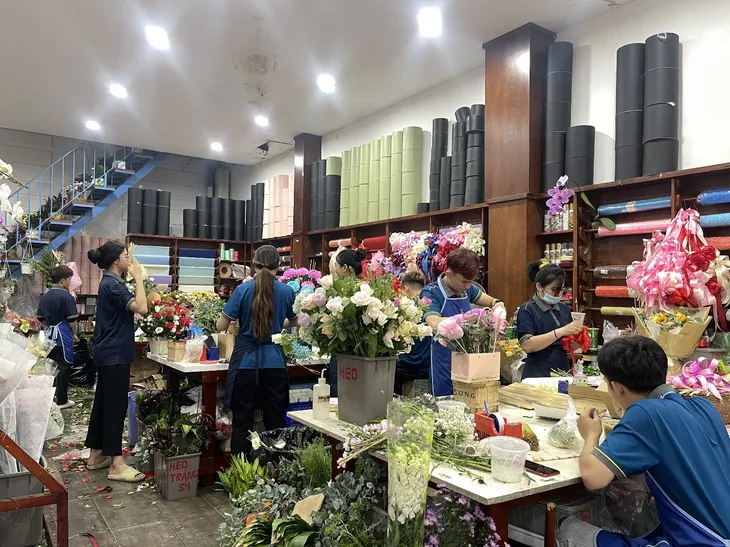 Nhiều sản phẩm hoa sáng tạo nhân Ngày Quốc tế Phụ nữ 8/3 - Ảnh 2. Nhiều sản phẩm hoa sáng tạo nhân Ngày Quốc tế Phụ nữ 8/3 - Ảnh 2.