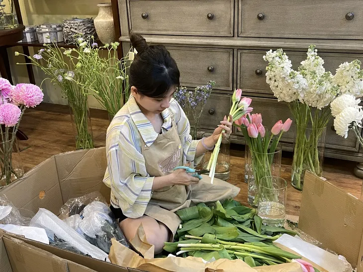 Nhiều sản phẩm hoa sáng tạo nhân Ngày Quốc tế Phụ nữ 8/3 - Ảnh 3. Nhiều sản phẩm hoa sáng tạo nhân Ngày Quốc tế Phụ nữ 8/3 - Ảnh 3.