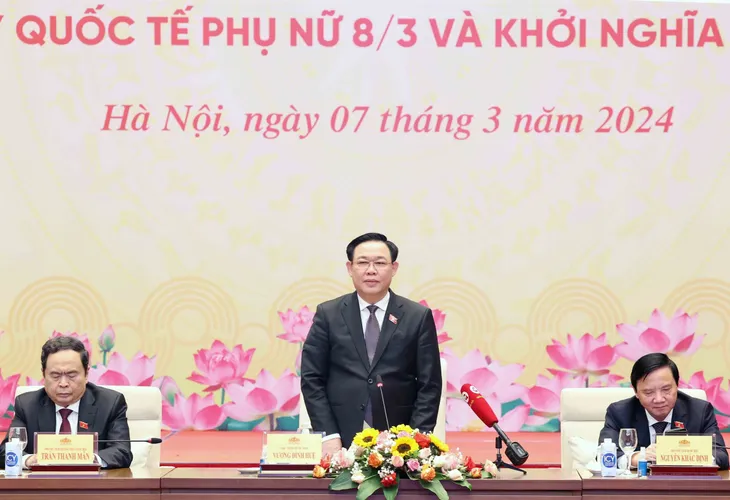 Chủ tịch Quốc hội gặp mặt, chúc mừng các nữ đại biểu Quốc hội chuyên trách - Ảnh 1. Chủ tịch Quốc hội gặp mặt, chúc mừng các nữ đại biểu Quốc hội chuyên trách - Ảnh 1.