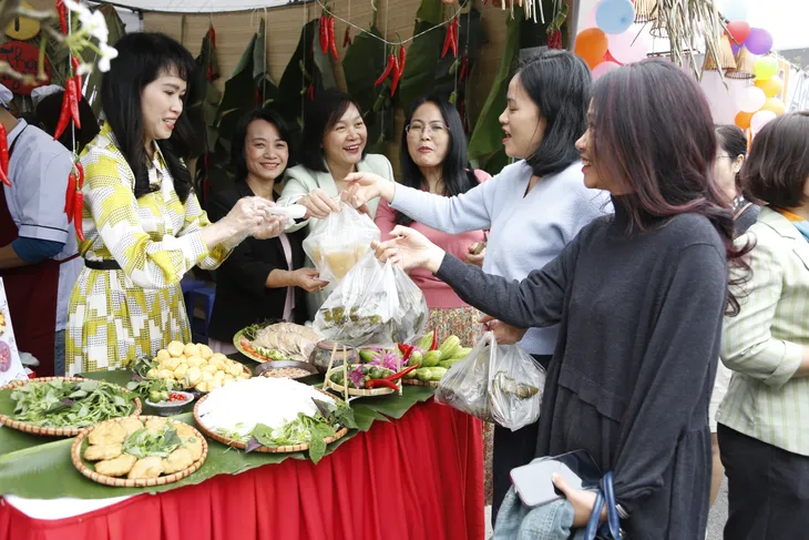 “Hội chợ ẩm thực VTV 2024” chào mừng Quốc tế phụ nữ 8/3 - Ảnh 12. “Hội chợ ẩm thực VTV 2024” chào mừng Quốc tế phụ nữ 8/3 - Ảnh 12.