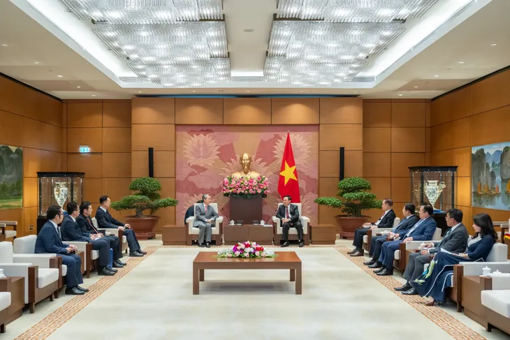 Chủ tịch Quốc hội Vương Đình Huệ tiếp Đại sứ Trung Quốc tại Việt Nam Hùng Ba - Ảnh 1. Chủ tịch Quốc hội Vương Đình Huệ tiếp Đại sứ Trung Quốc tại Việt Nam Hùng Ba - Ảnh 1.