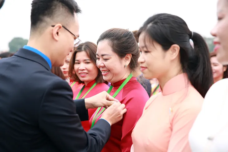Tuổi trẻ VTV tham gia trồng cây tại Vườn cây ơn Bác - Ảnh 8. Tuổi trẻ VTV tham gia trồng cây tại Vườn cây ơn Bác - Ảnh 8.