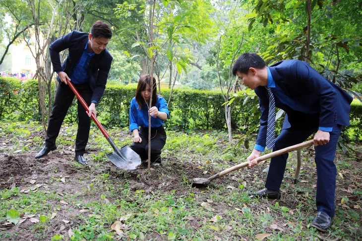 Tuổi trẻ VTV tham gia trồng cây tại Vườn cây ơn Bác - Ảnh 24. Tuổi trẻ VTV tham gia trồng cây tại Vườn cây ơn Bác - Ảnh 24.