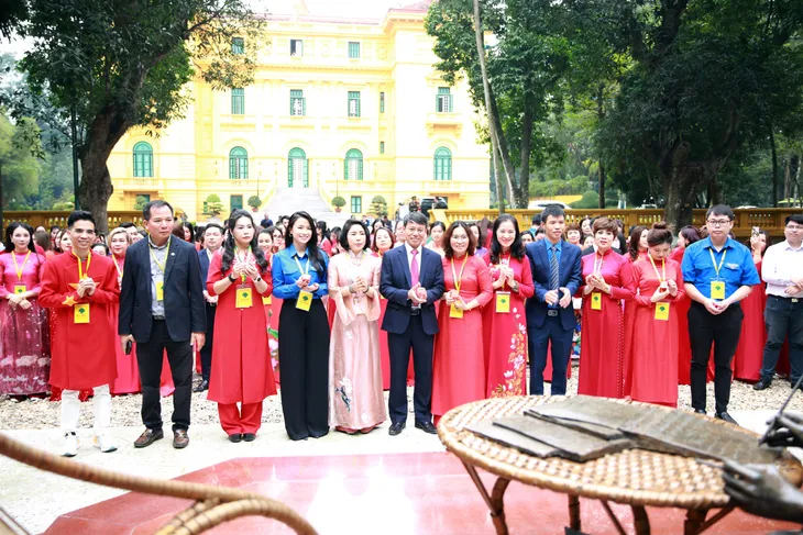Tuổi trẻ VTV tham gia trồng cây tại Vườn cây ơn Bác - Ảnh 15. Tuổi trẻ VTV tham gia trồng cây tại Vườn cây ơn Bác - Ảnh 15.