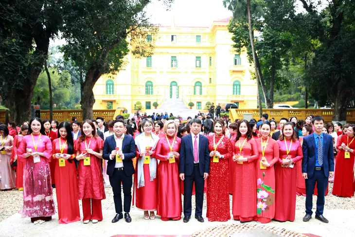 Tuổi trẻ VTV tham gia trồng cây tại Vườn cây ơn Bác - Ảnh 16. Tuổi trẻ VTV tham gia trồng cây tại Vườn cây ơn Bác - Ảnh 16.