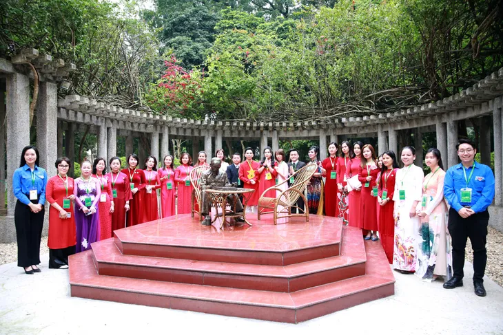 Tuổi trẻ VTV tham gia trồng cây tại Vườn cây ơn Bác - Ảnh 17. Tuổi trẻ VTV tham gia trồng cây tại Vườn cây ơn Bác - Ảnh 17.