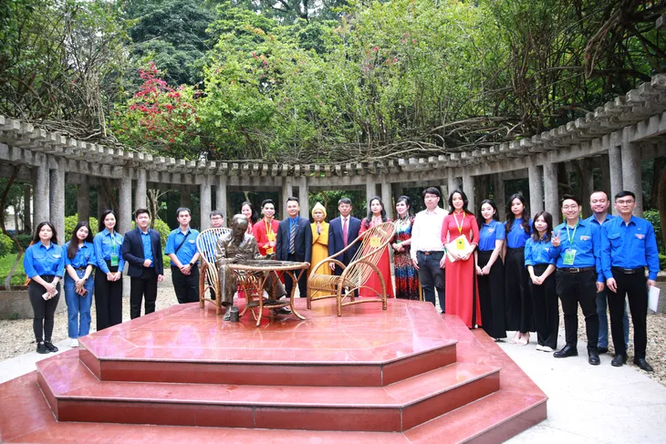 Tuổi trẻ VTV tham gia trồng cây tại Vườn cây ơn Bác - Ảnh 18. Tuổi trẻ VTV tham gia trồng cây tại Vườn cây ơn Bác - Ảnh 18.