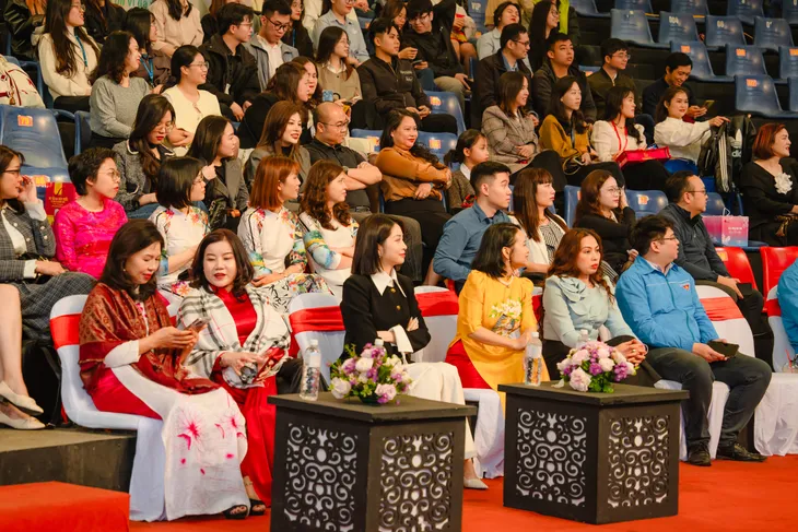 Tuổi trẻ VTV cùng nữ doanh nhân vượt sóng - Ảnh 1. Tuổi trẻ VTV cùng nữ doanh nhân vượt sóng - Ảnh 1.