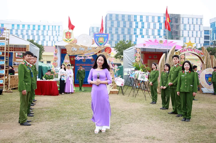 Sôi nổi hoạt động chào mừng kỷ niệm 50 năm Ngày truyền thống lực lượng CSCĐ - Ảnh 20. Sôi nổi hoạt động chào mừng kỷ niệm 50 năm Ngày truyền thống lực lượng CSCĐ - Ảnh 20.