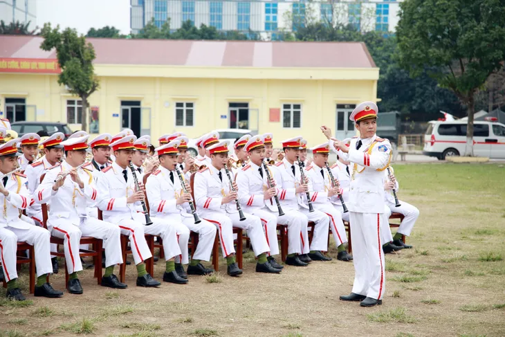 Sôi nổi hoạt động chào mừng kỷ niệm 50 năm Ngày truyền thống lực lượng CSCĐ - Ảnh 6. Sôi nổi hoạt động chào mừng kỷ niệm 50 năm Ngày truyền thống lực lượng CSCĐ - Ảnh 6.