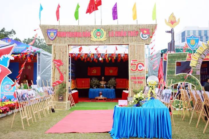 Sôi nổi hoạt động chào mừng kỷ niệm 50 năm Ngày truyền thống lực lượng CSCĐ - Ảnh 7. Sôi nổi hoạt động chào mừng kỷ niệm 50 năm Ngày truyền thống lực lượng CSCĐ - Ảnh 7.