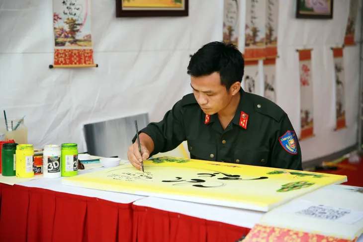 Sôi nổi hoạt động chào mừng kỷ niệm 50 năm Ngày truyền thống lực lượng CSCĐ - Ảnh 10. Sôi nổi hoạt động chào mừng kỷ niệm 50 năm Ngày truyền thống lực lượng CSCĐ - Ảnh 10.
