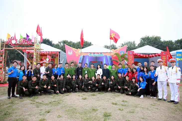 Sôi nổi hoạt động chào mừng kỷ niệm 50 năm Ngày truyền thống lực lượng CSCĐ - Ảnh 30. Sôi nổi hoạt động chào mừng kỷ niệm 50 năm Ngày truyền thống lực lượng CSCĐ - Ảnh 30.