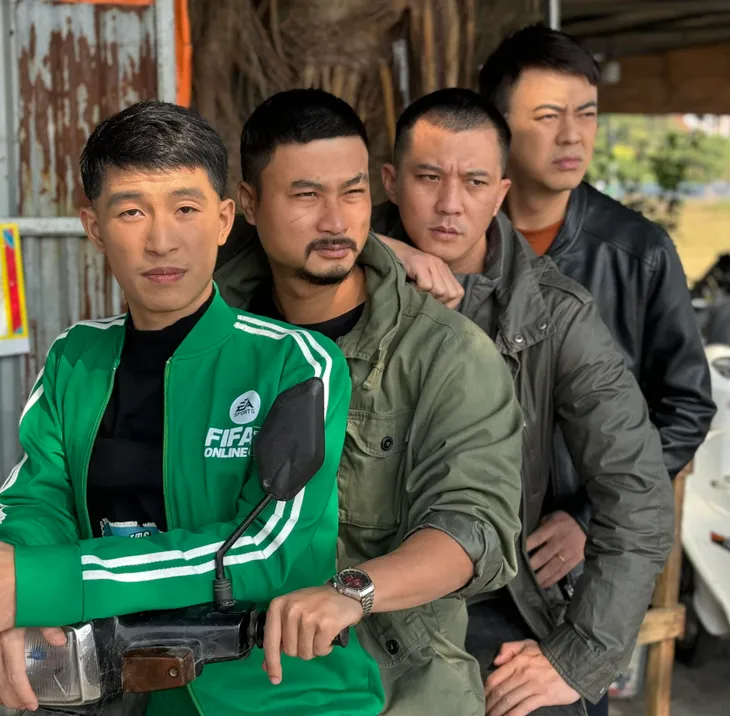 Hậu trường vui nhộn của dàn nam diễn viên Người một nhà - Ảnh 6. Hậu trường vui nhộn của dàn nam diễn viên Người một nhà - Ảnh 6.