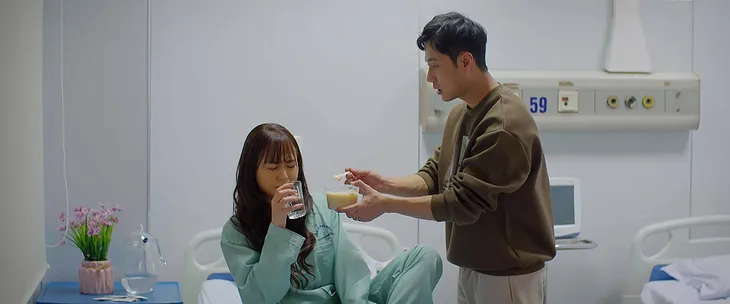 Mình yêu nhau, bình yên thôi - Tập 28: Đức Anh đút cháo cho Hân, suýt đánh nhau - Ảnh 2. Mình yêu nhau, bình yên thôi - Tập 28: Đức Anh đút cháo cho Hân, suýt đánh nhau - Ảnh 2.