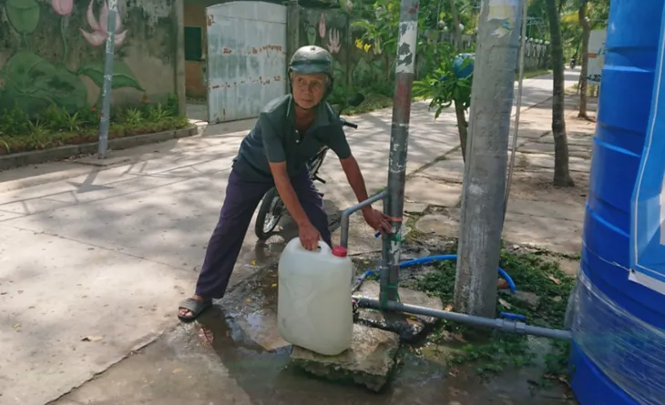 Bảo đảm nước sinh hoạt cho người dân vùng hạn - Ảnh 1. Bảo đảm nước sinh hoạt cho người dân vùng hạn - Ảnh 1.