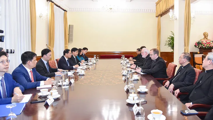 Bộ trưởng Ngoại giao Tòa thánh Vatican ấn tượng với thành tựu phát triển KT-XH của Việt Nam - Ảnh 1. Bộ trưởng Ngoại giao Tòa thánh Vatican ấn tượng với thành tựu phát triển KT-XH của Việt Nam - Ảnh 1.
