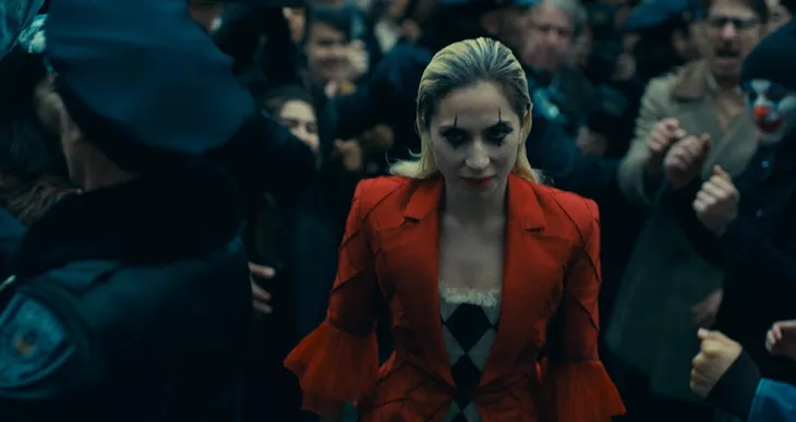 Hé lộ tạo hình của Lady Gaga trong bom tấn Joker: Folie À Deux - Ảnh 4. Hé lộ tạo hình của Lady Gaga trong bom tấn Joker: Folie À Deux - Ảnh 4.