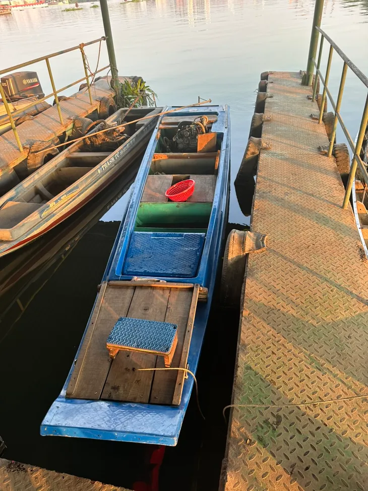 Đồng Nai: Bắt quả tang 2 đối tượng đổ thuốc sâu xuống sông để bắt tôm, cá - Ảnh 1. Đồng Nai: Bắt quả tang 2 đối tượng đổ thuốc sâu xuống sông để bắt tôm, cá - Ảnh 1.