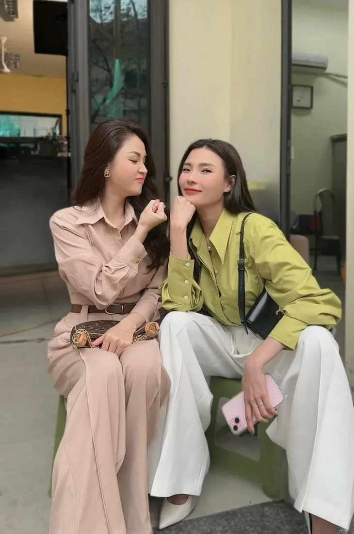 Phương Thanh đính chính thông tin về bạn trai, Hồng Diễm cười tươi bên người yêu cũ và chồng - Ảnh 3. Phương Thanh đính chính thông tin về bạn trai, Hồng Diễm cười tươi bên người yêu cũ và chồng - Ảnh 3.