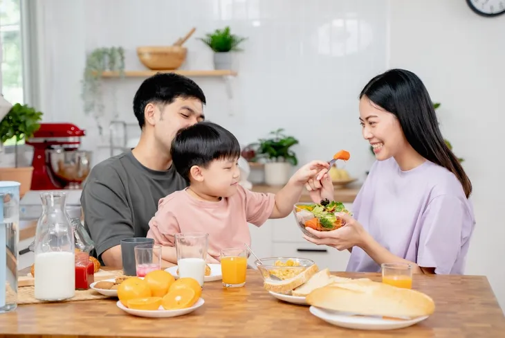 Trẻ miễn dịch tốt hơn nhờ đường ruột khỏe - Ảnh 1. Trẻ miễn dịch tốt hơn nhờ đường ruột khỏe - Ảnh 1.