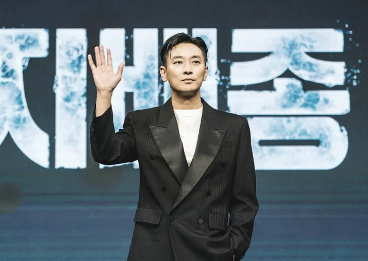 Ju Ji Hoon tiết lộ lý do chưa chịu kết hôn - Ảnh 1. Ju Ji Hoon tiết lộ lý do chưa chịu kết hôn - Ảnh 1.