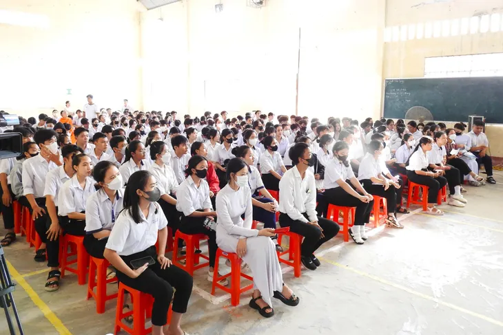 Tuyên truyền, thu hút thanh niên dự tuyển vào Quân chủng Hải quân - Ảnh 2. Tuyên truyền, thu hút thanh niên dự tuyển vào Quân chủng Hải quân - Ảnh 2.