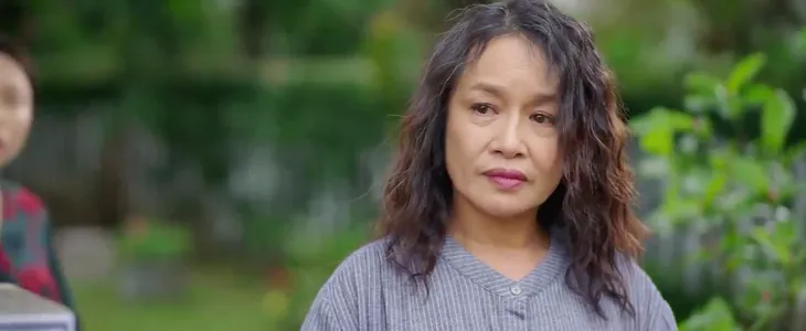 Mình yêu nhau, bình yên thôi - Tập 30: Bà Giang khóc sau khi nhận tiền của Đức Anh - Ảnh 2. Mình yêu nhau, bình yên thôi - Tập 30: Bà Giang khóc sau khi nhận tiền của Đức Anh - Ảnh 2.