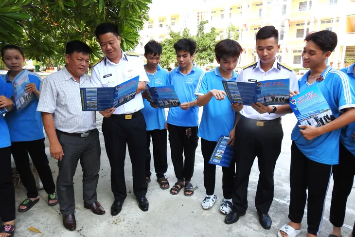Tuyên truyền, thu hút thanh niên dự tuyển vào Quân chủng Hải quân - Ảnh 4. Tuyên truyền, thu hút thanh niên dự tuyển vào Quân chủng Hải quân - Ảnh 4.