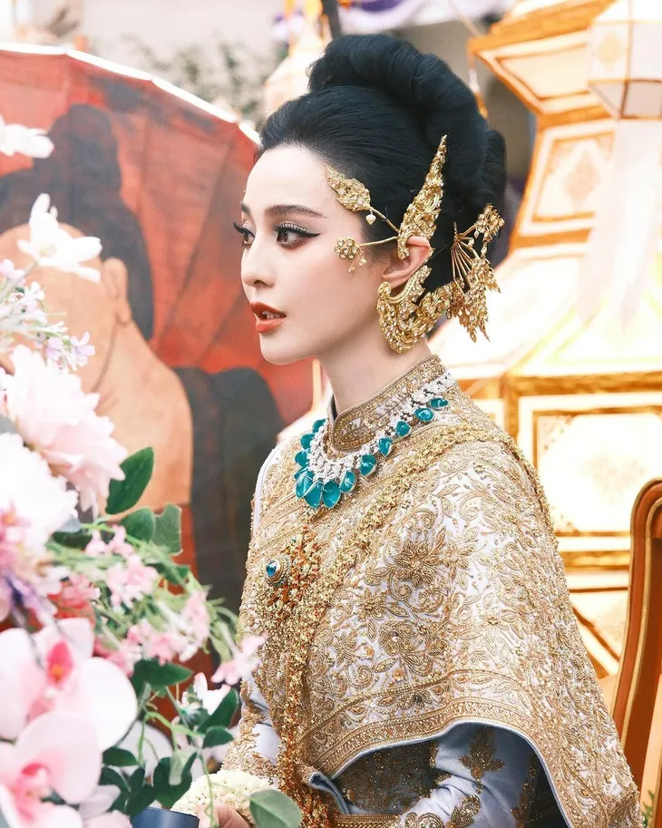 Nhan sắc bất chấp thời gian của Phạm Băng Băng “gây sốt” tại Thái Lan - Ảnh 2. Nhan sắc bất chấp thời gian của Phạm Băng Băng “gây sốt” tại Thái Lan - Ảnh 2.