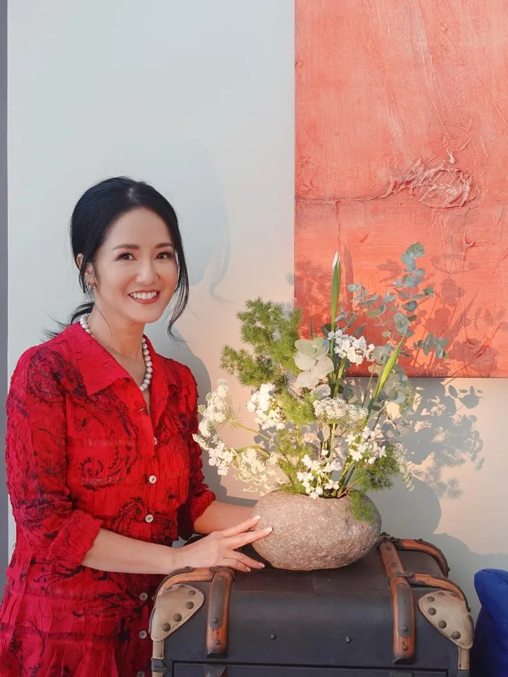 MC Mai Ngọc đầy năng lượng trở lại công việc, Quỳnh Nga bật khóc đón tuổi mới cùng fan - Ảnh 8. MC Mai Ngọc đầy năng lượng trở lại công việc, Quỳnh Nga bật khóc đón tuổi mới cùng fan - Ảnh 8.