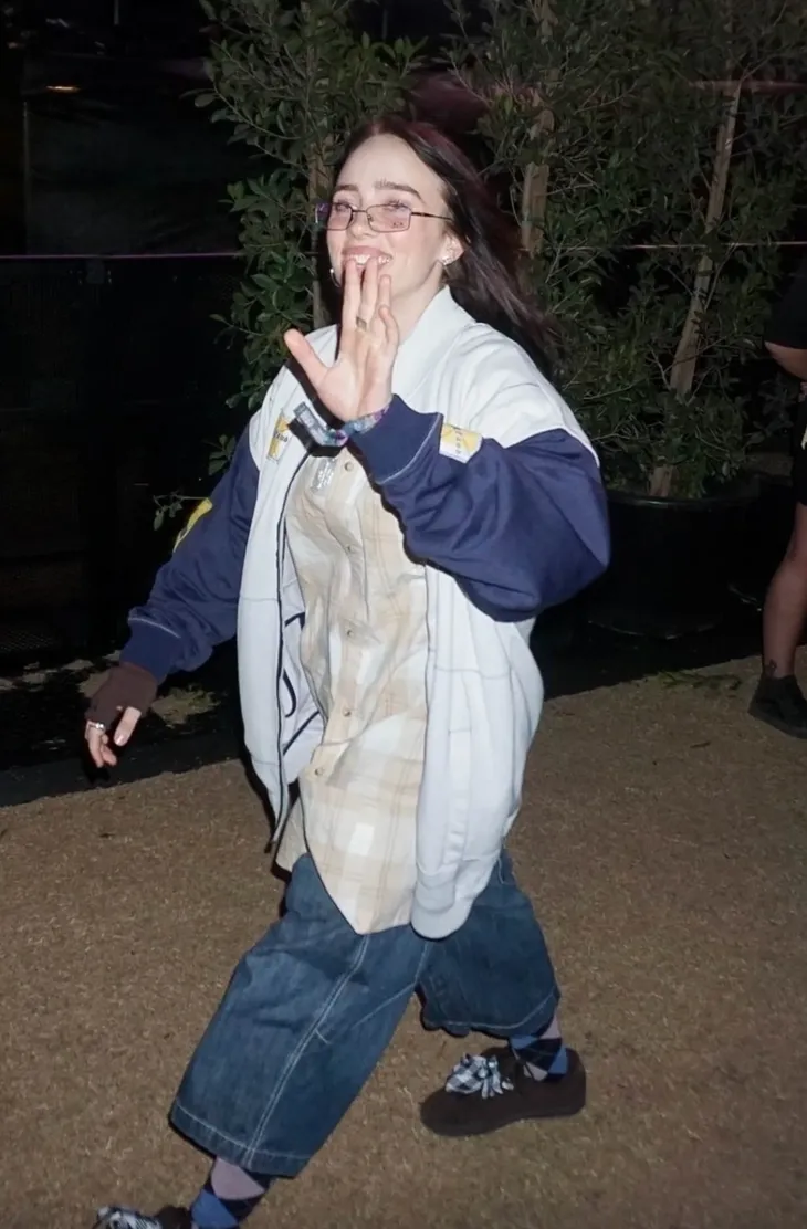 Loạt sao Hollywood thả dáng tại Coachella 2024 - Ảnh 1. Loạt sao Hollywood thả dáng tại Coachella 2024 - Ảnh 1.