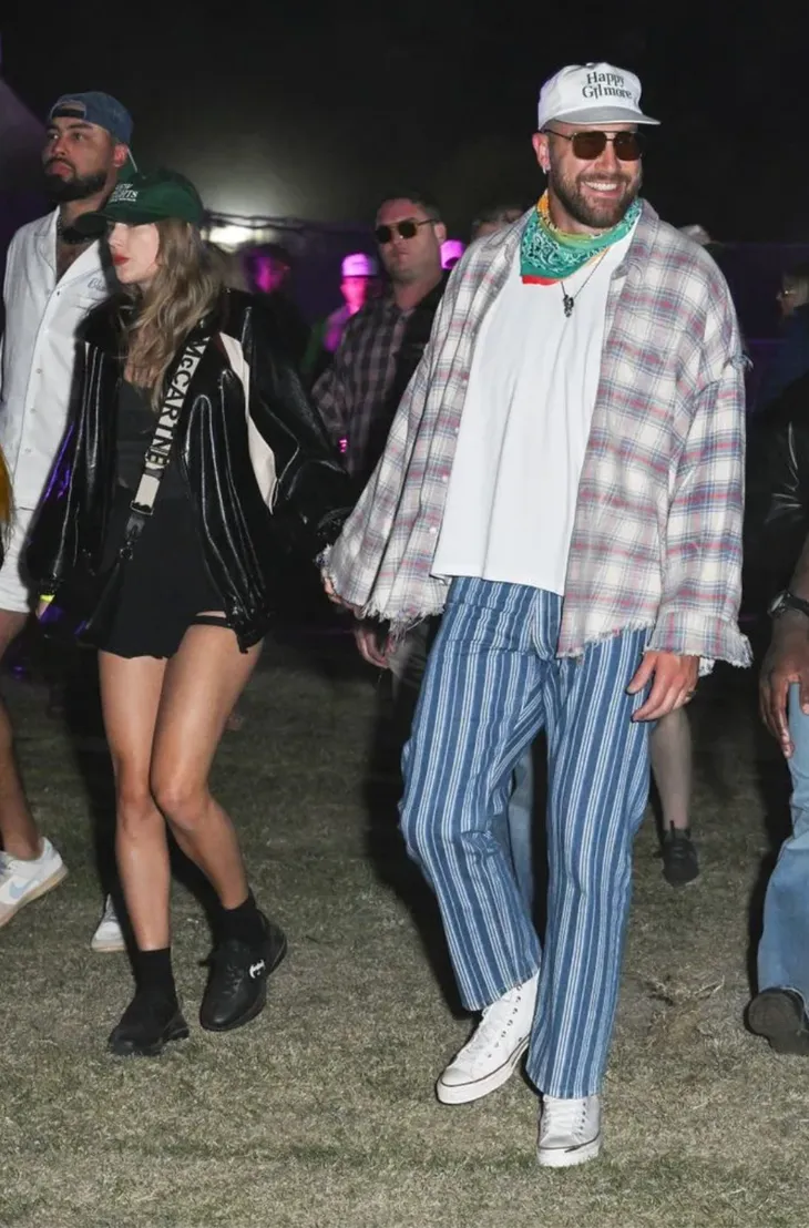 Loạt sao Hollywood thả dáng tại Coachella 2024 - Ảnh 4. Loạt sao Hollywood thả dáng tại Coachella 2024 - Ảnh 4.