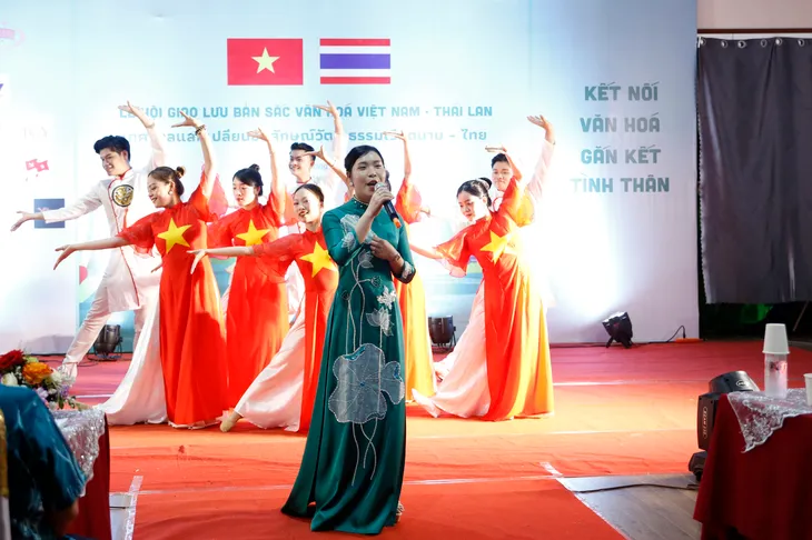 Đặc sắc lễ hội giao lưu bản sắc văn hóa Việt Nam - Thái Lan - Ảnh 12. Đặc sắc lễ hội giao lưu bản sắc văn hóa Việt Nam - Thái Lan - Ảnh 12.