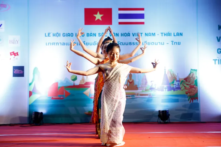 Đặc sắc lễ hội giao lưu bản sắc văn hóa Việt Nam - Thái Lan - Ảnh 17. Đặc sắc lễ hội giao lưu bản sắc văn hóa Việt Nam - Thái Lan - Ảnh 17.