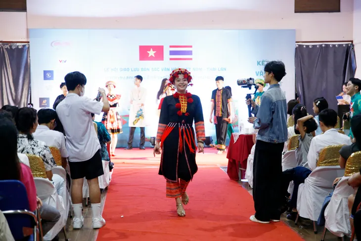 Đặc sắc lễ hội giao lưu bản sắc văn hóa Việt Nam - Thái Lan - Ảnh 28. Đặc sắc lễ hội giao lưu bản sắc văn hóa Việt Nam - Thái Lan - Ảnh 28.