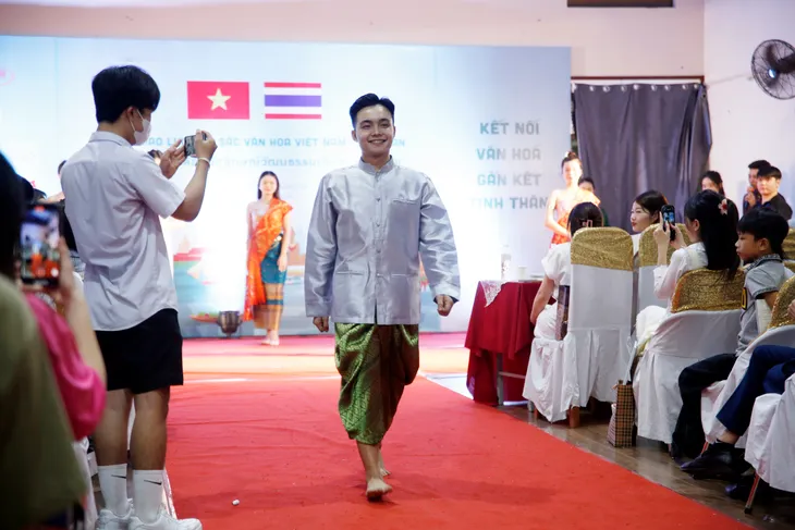 Đặc sắc lễ hội giao lưu bản sắc văn hóa Việt Nam - Thái Lan - Ảnh 30. Đặc sắc lễ hội giao lưu bản sắc văn hóa Việt Nam - Thái Lan - Ảnh 30.