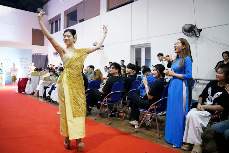 Đặc sắc lễ hội giao lưu bản sắc văn hóa Việt Nam - Thái Lan - Ảnh 31. Đặc sắc lễ hội giao lưu bản sắc văn hóa Việt Nam - Thái Lan - Ảnh 31.